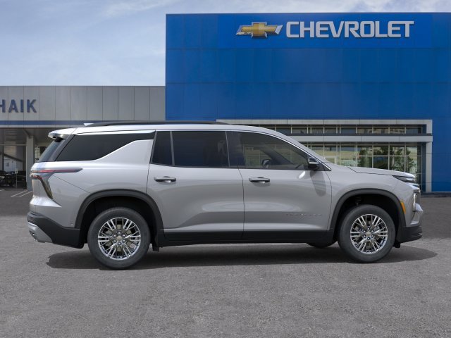 New 2027 Chevrolet Traverse LT w/ Driver Confidence Package FWD image 5