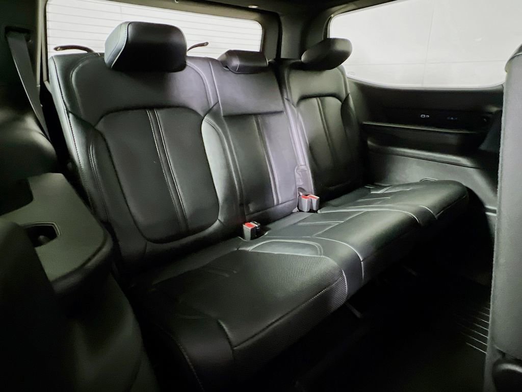 Used 2022 Jeep Wagoneer Series III w/ Convenience Group I AWD/4WD image 22