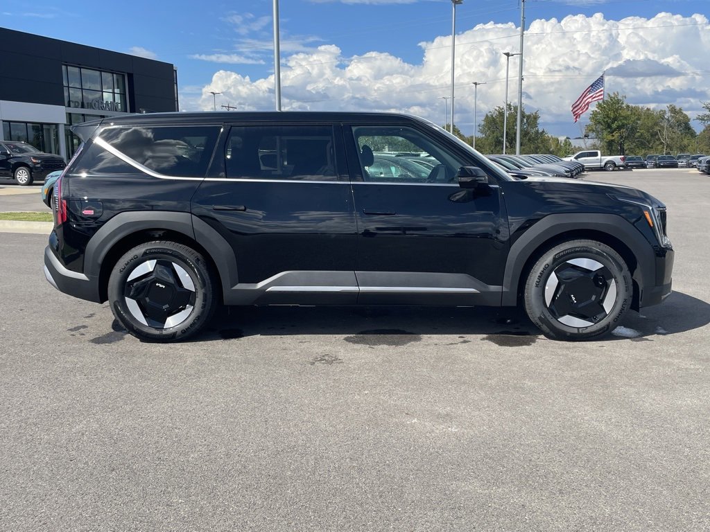 New 2026 Kia EV9 Light image 8