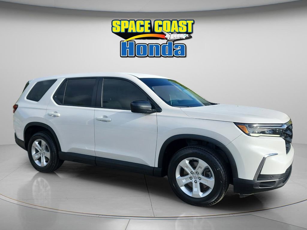 Used 2023 Honda Pilot LX image 12