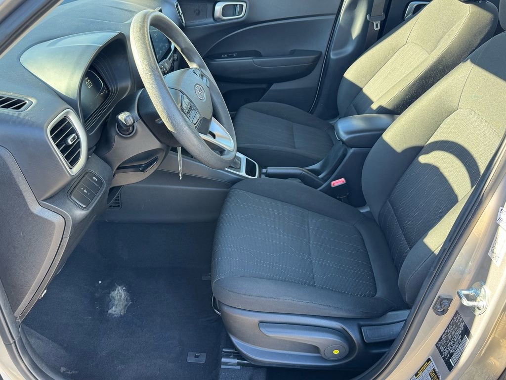 Used 2024 Hyundai Venue SE image 11