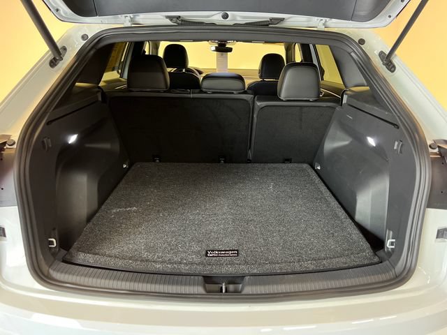 Certified 2024 Volkswagen Atlas Cross Sport SE FWD image 5