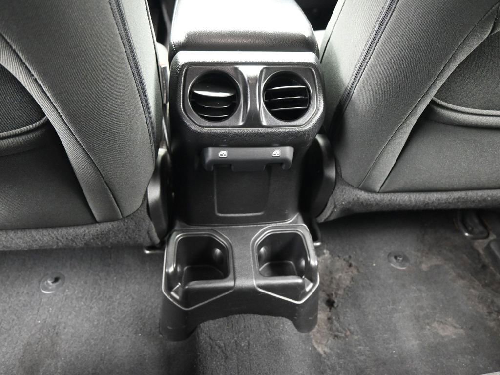 Used 2018 Jeep Wrangler Unlimited Sport S image 34