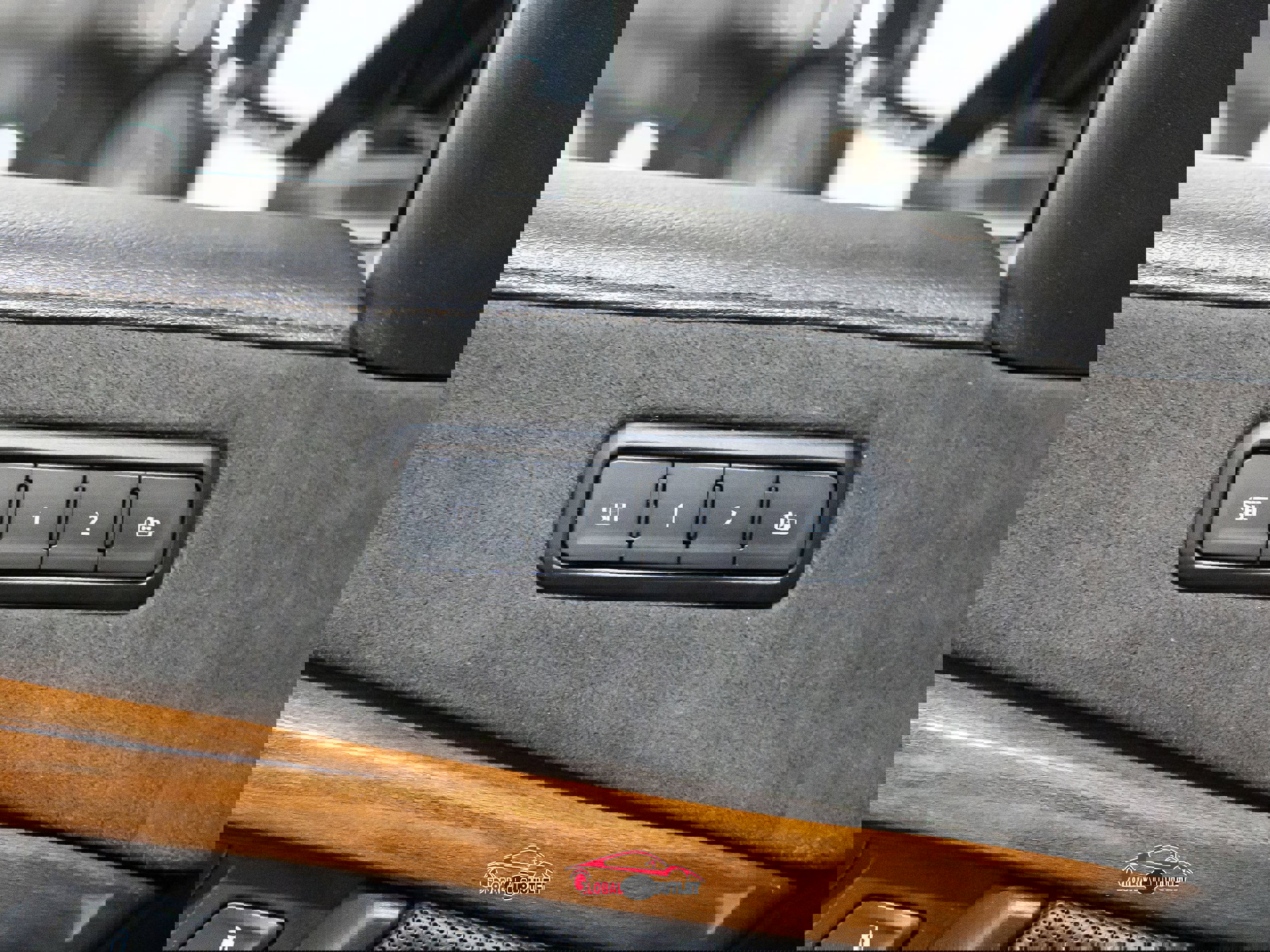 Used 2020 Cadillac Escalade Luxury AWD/4WD image 40