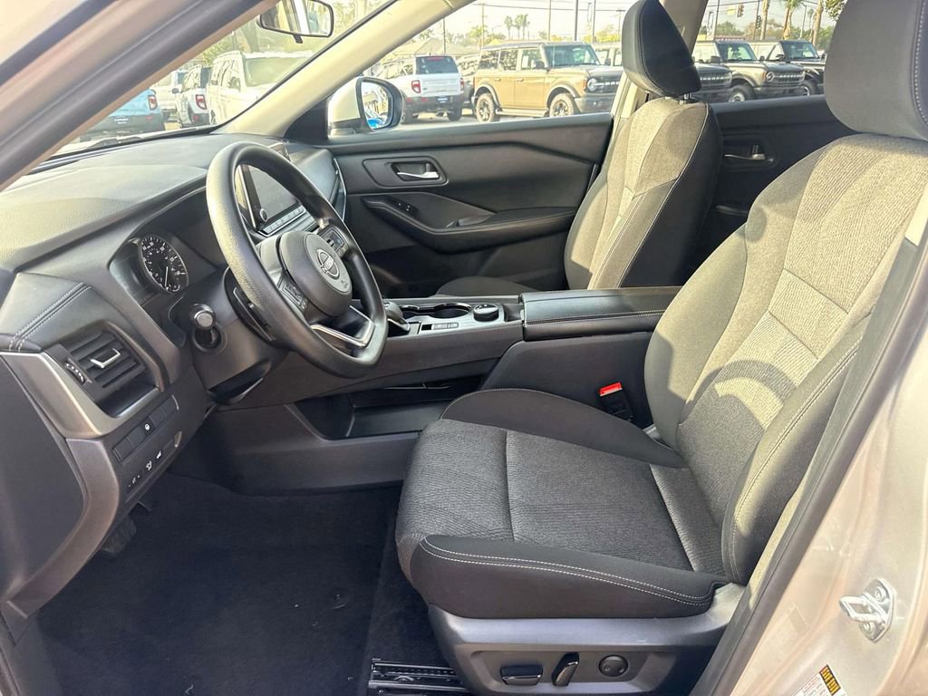 Used 2024 Nissan Rogue SV image 22