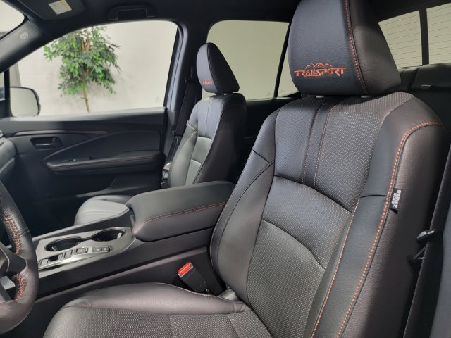 Used 2025 Honda Ridgeline TrailSport image 12