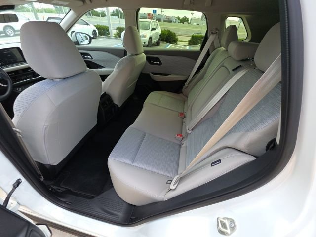 Used 2023 Nissan Rogue SV image 23