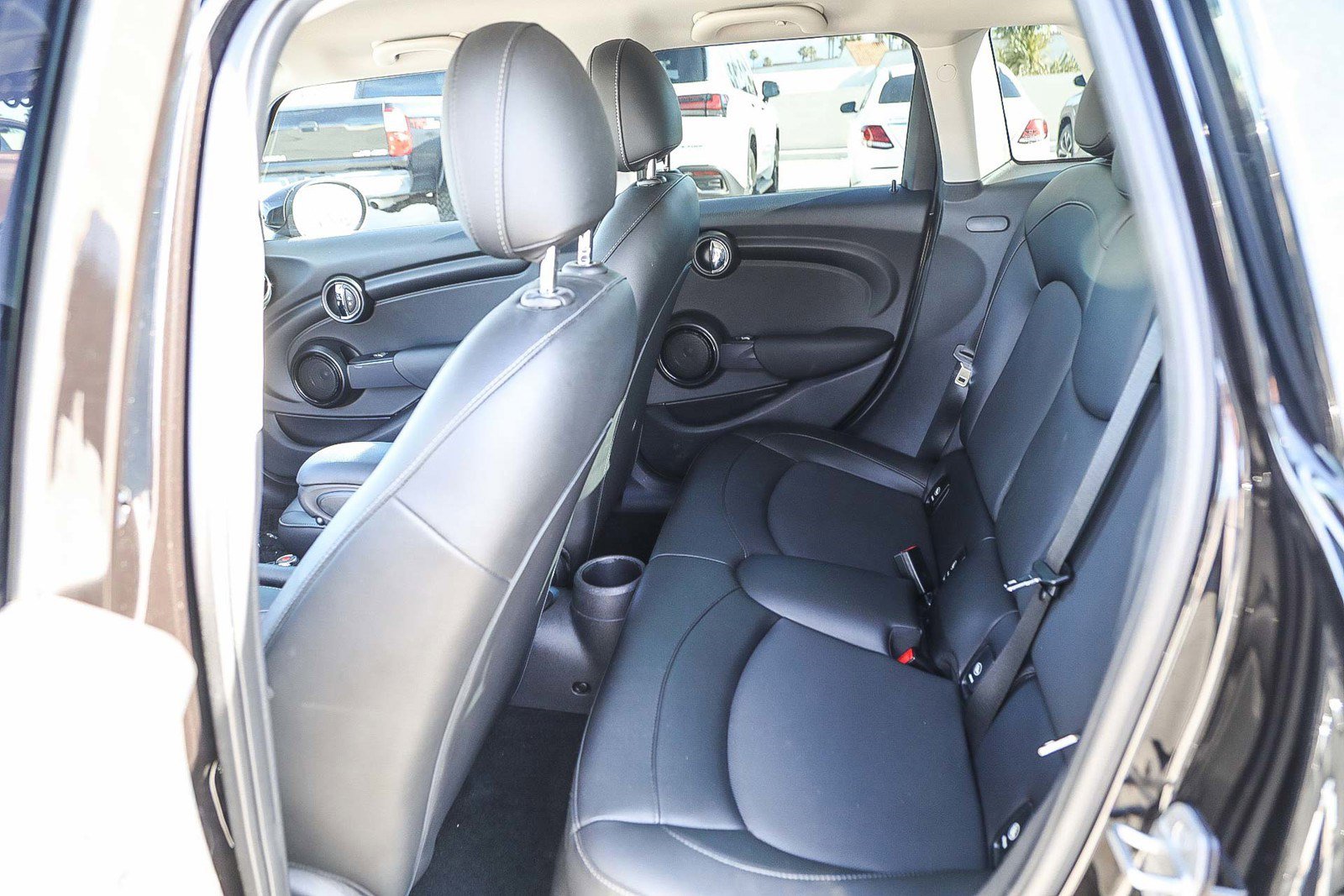 Used 2022 MINI Cooper 4-Door Hardtop image 18