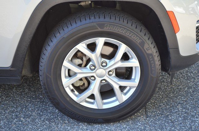 Used 2023 Jeep Grand Cherokee Limited image 10