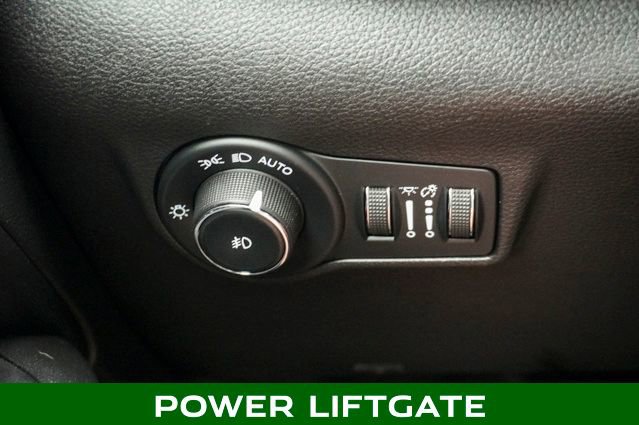 Used 2023 Jeep Compass Trailhawk image 28