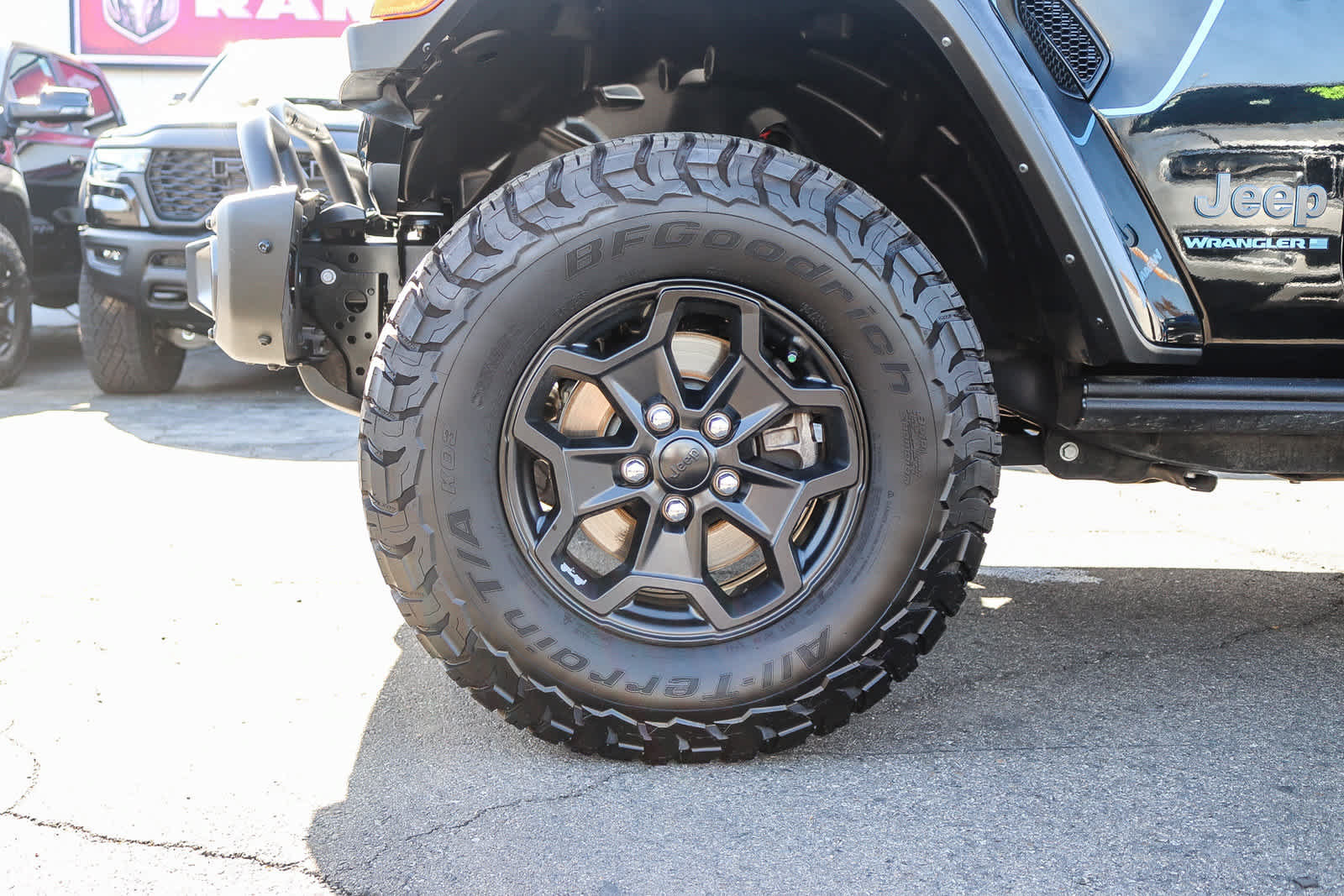 Used 2023 Jeep Wrangler Unlimited Rubicon 4xe AWD/4WD image 11