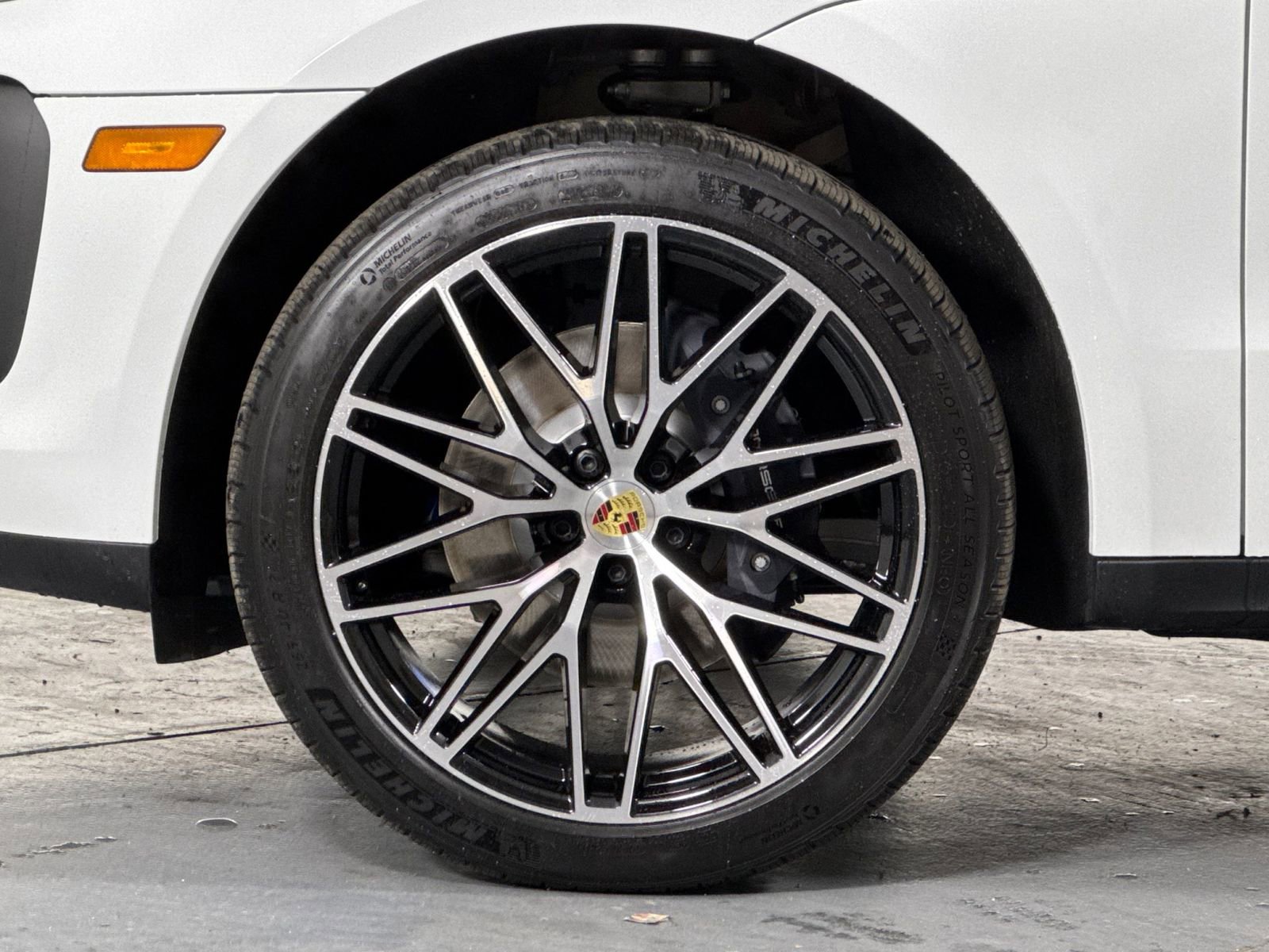 New 2026 Porsche Macan Turbo image 33