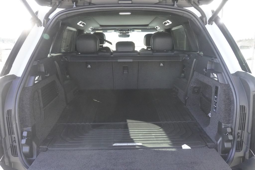 New 2026 Land Rover Range Rover Long Wheelbase SE image 31