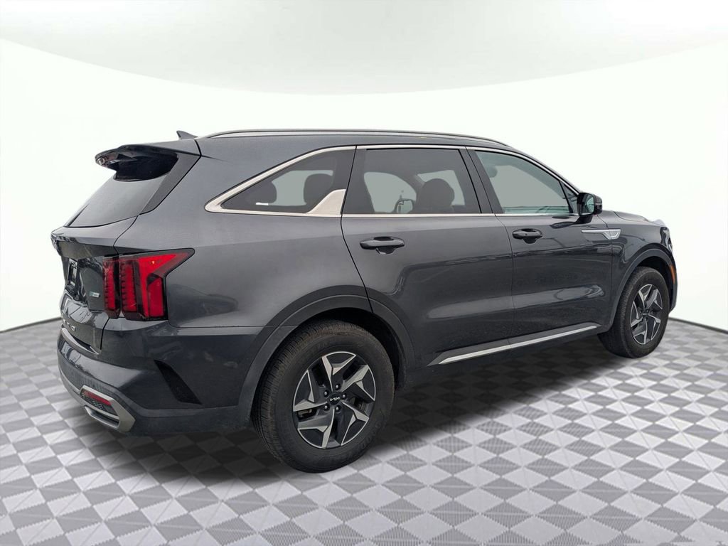 Used 2022 Kia Sorento EX image 3