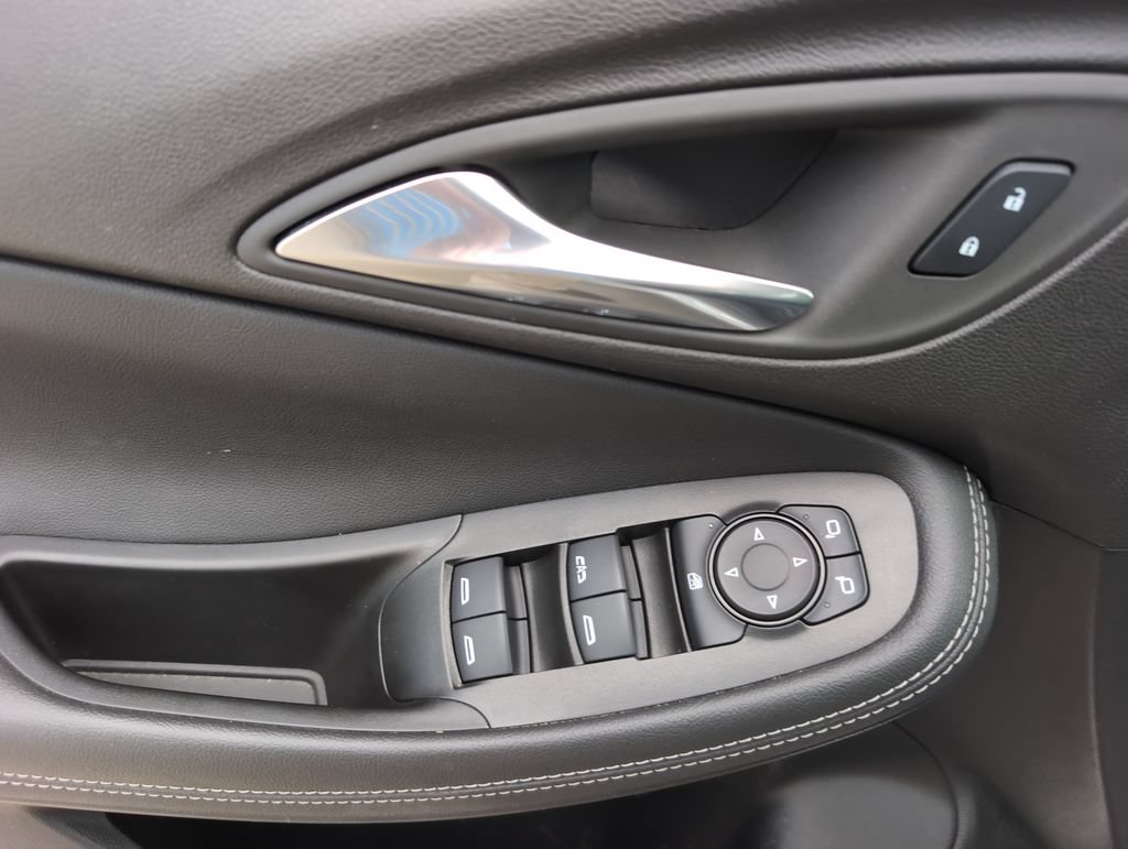 Used 2022 Buick Encore GX Preferred w/ Cold Weather Comfort Package AWD/4WD image 14