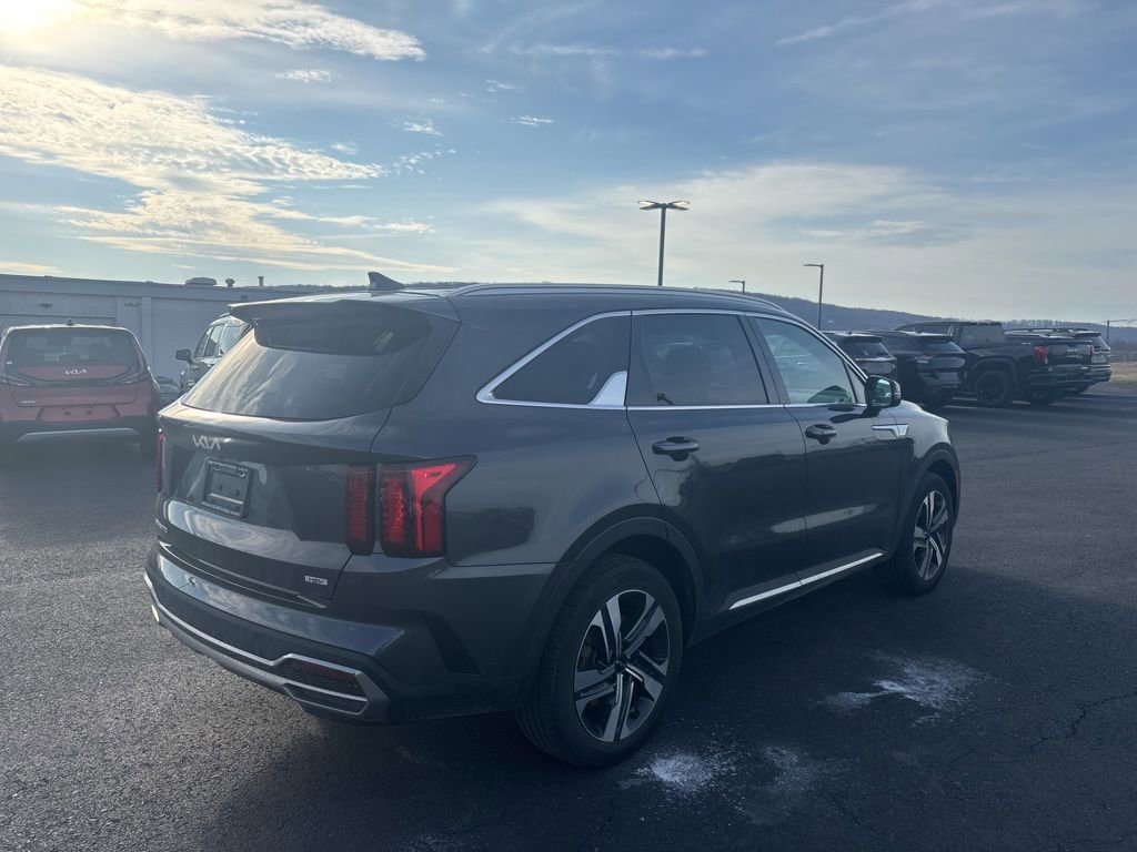Certified 2023 Kia Sorento EX image 2