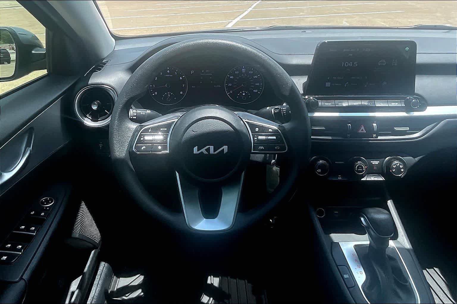 Certified 2022 Kia Forte LXS FWD image 12