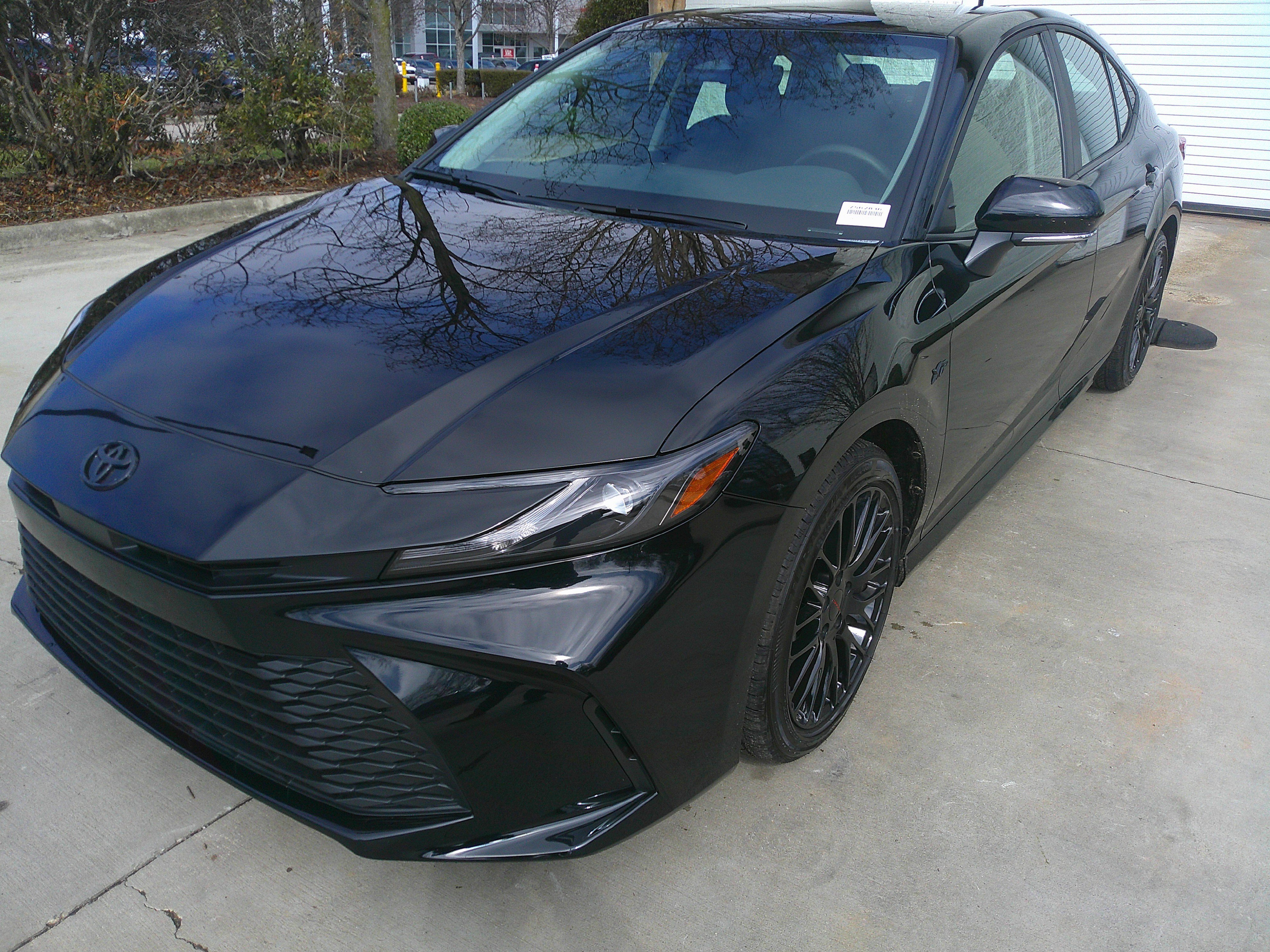 Used 2025 Toyota Camry LE image 6