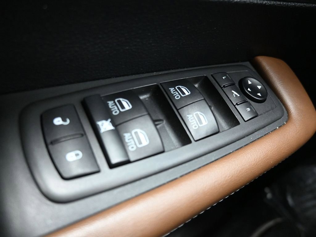 Used 2021 Chrysler Pacifica Limited w/ Premium & Safety Sphere Group image 28