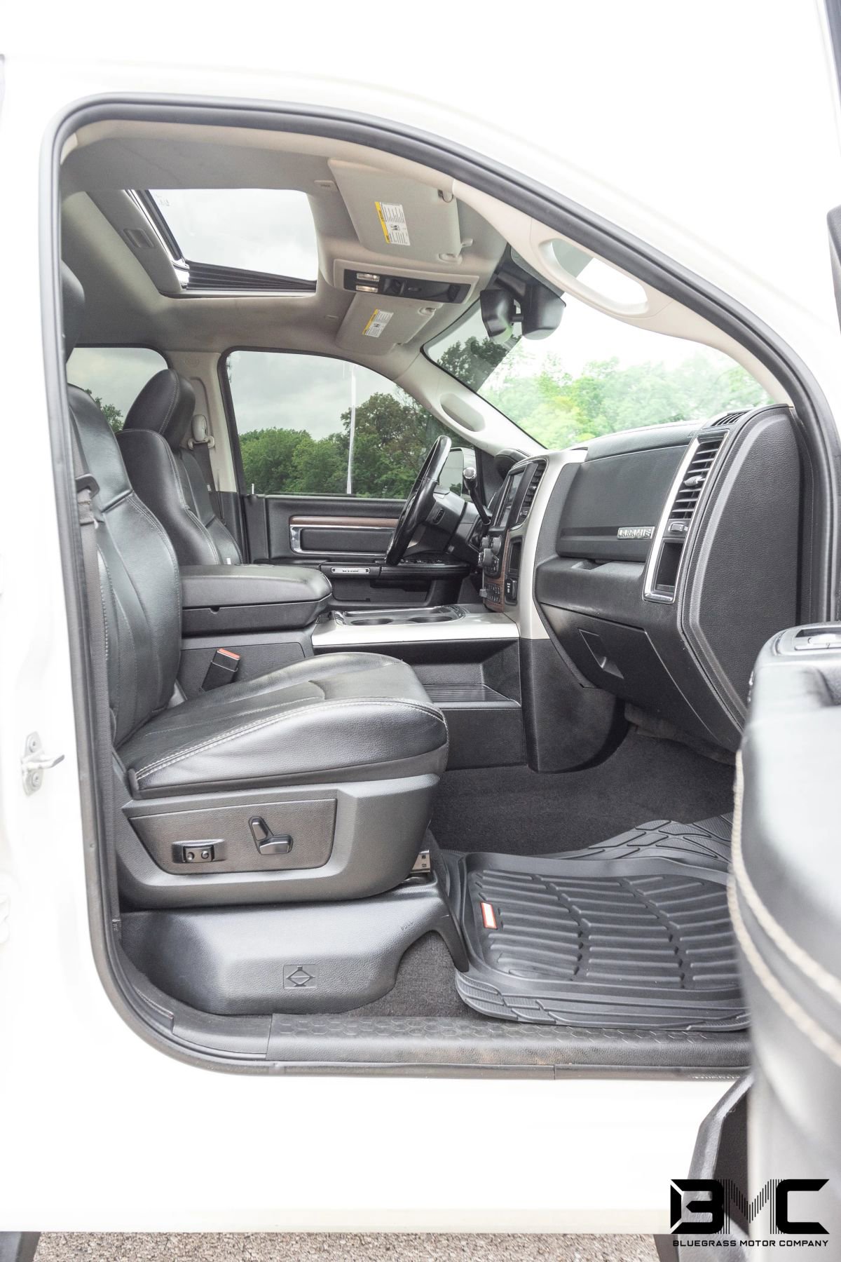 Used 2018 RAM 3500 Laramie image 18