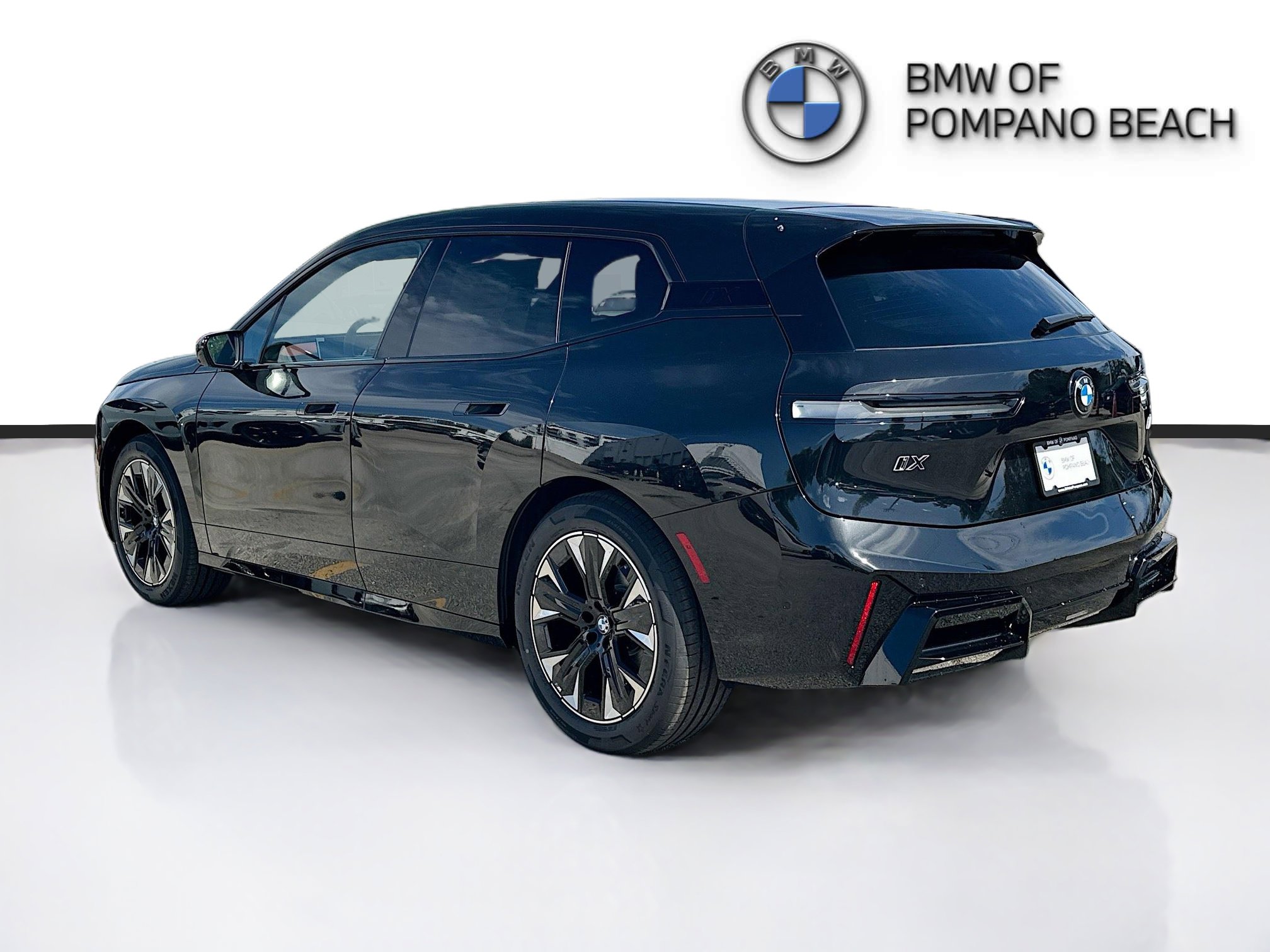New 2026 BMW iX M70 w/ Executive Package image 4