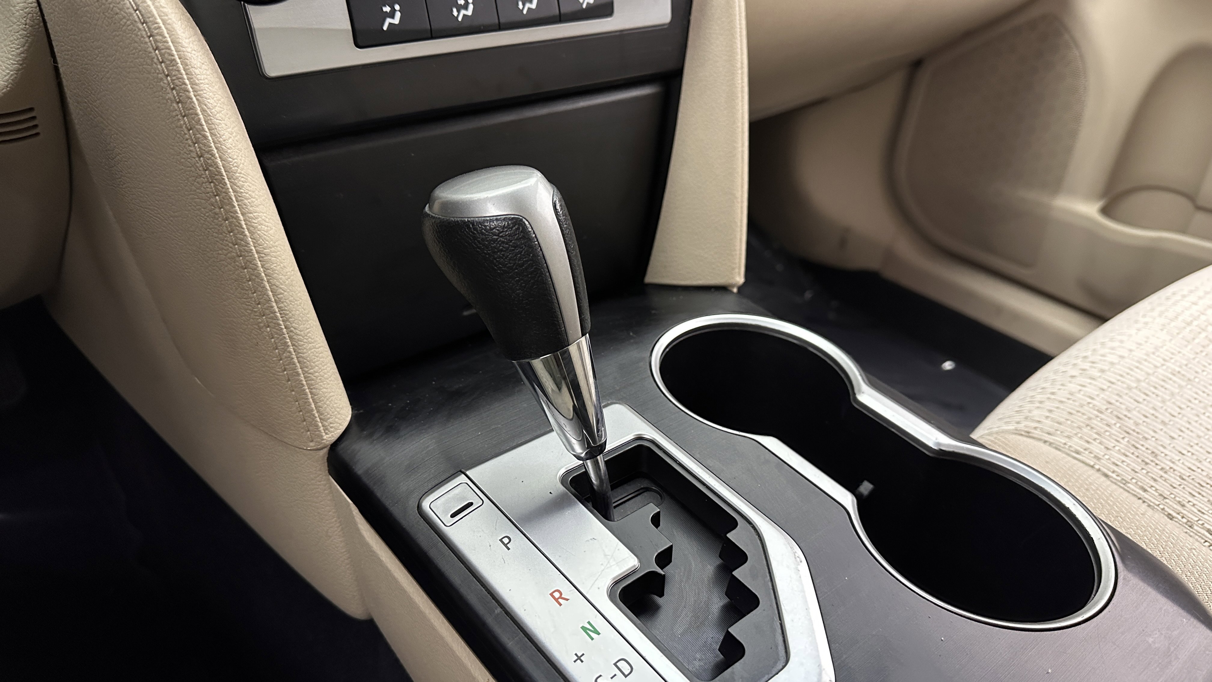 Used 2013 Toyota Camry LE image 14