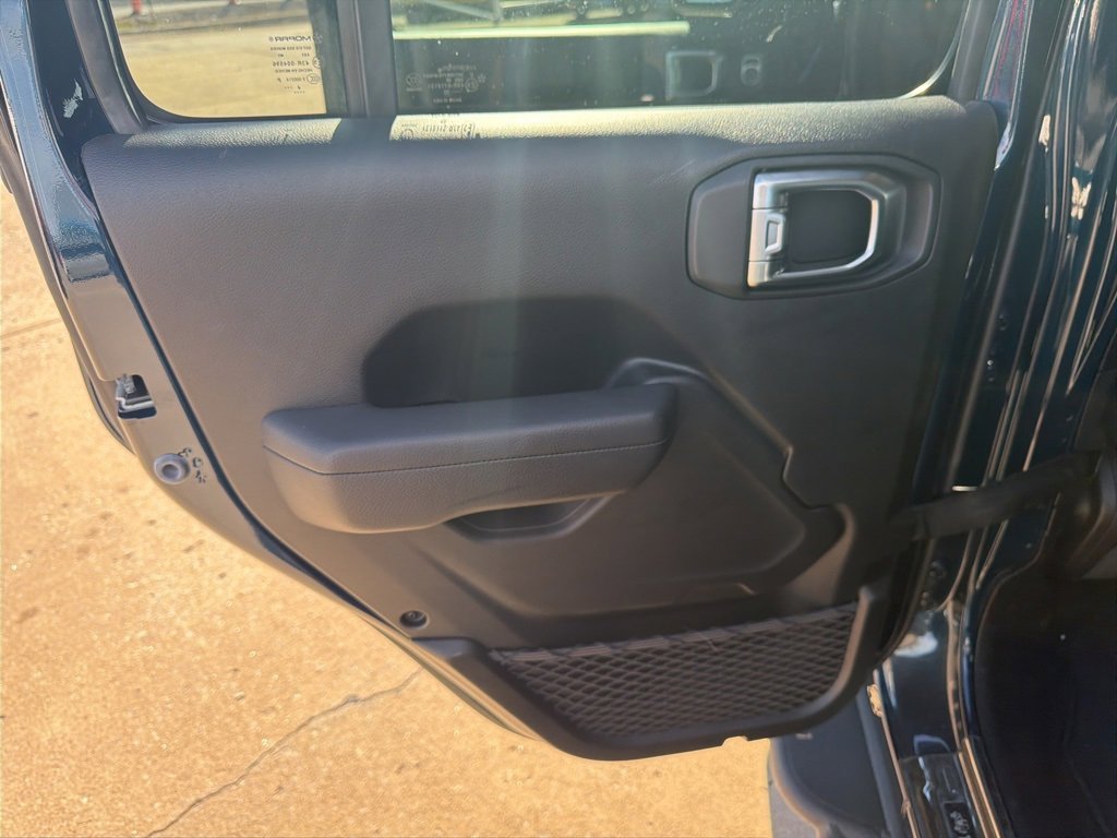 Used 2025 Jeep Gladiator Mojave w/ Safety Group image 21