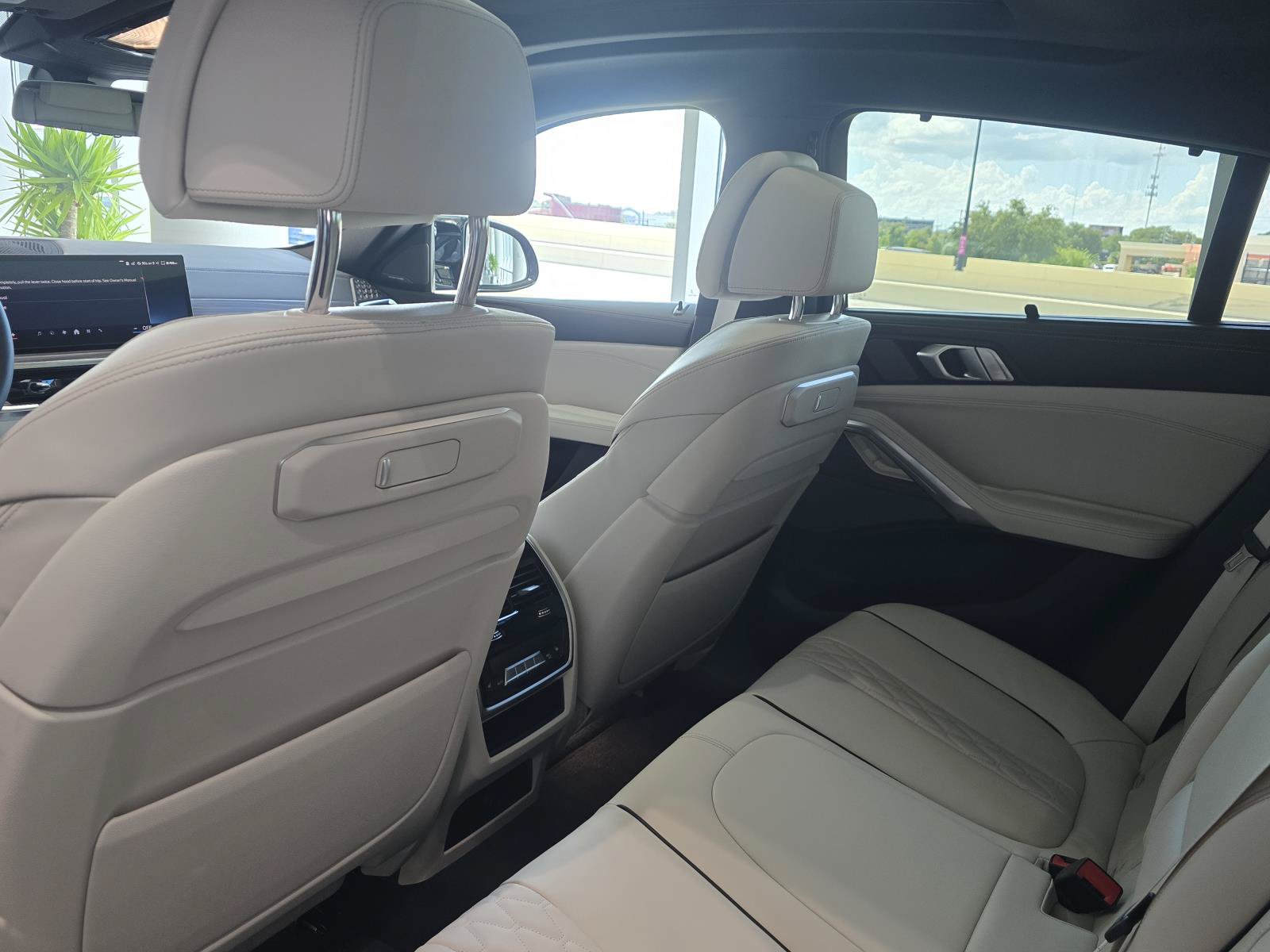 New 2027 BMW X6 M60i AWD/4WD image 11