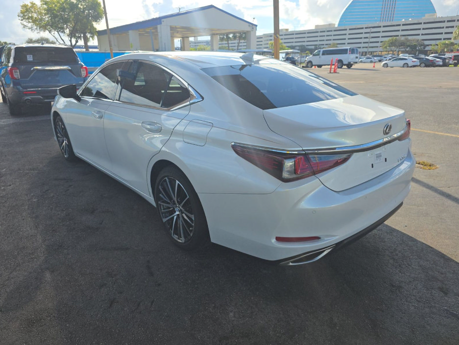 Used 2024 Lexus ES 350 w/ Premium Package FWD image 6