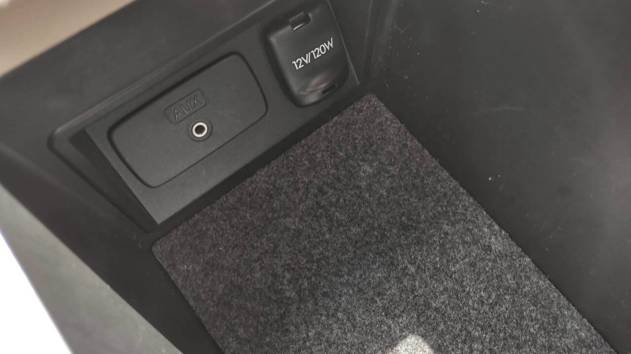 Used 2010 Subaru Outback 2.5i Premium w/ Popular Equipment Group 1B image 26