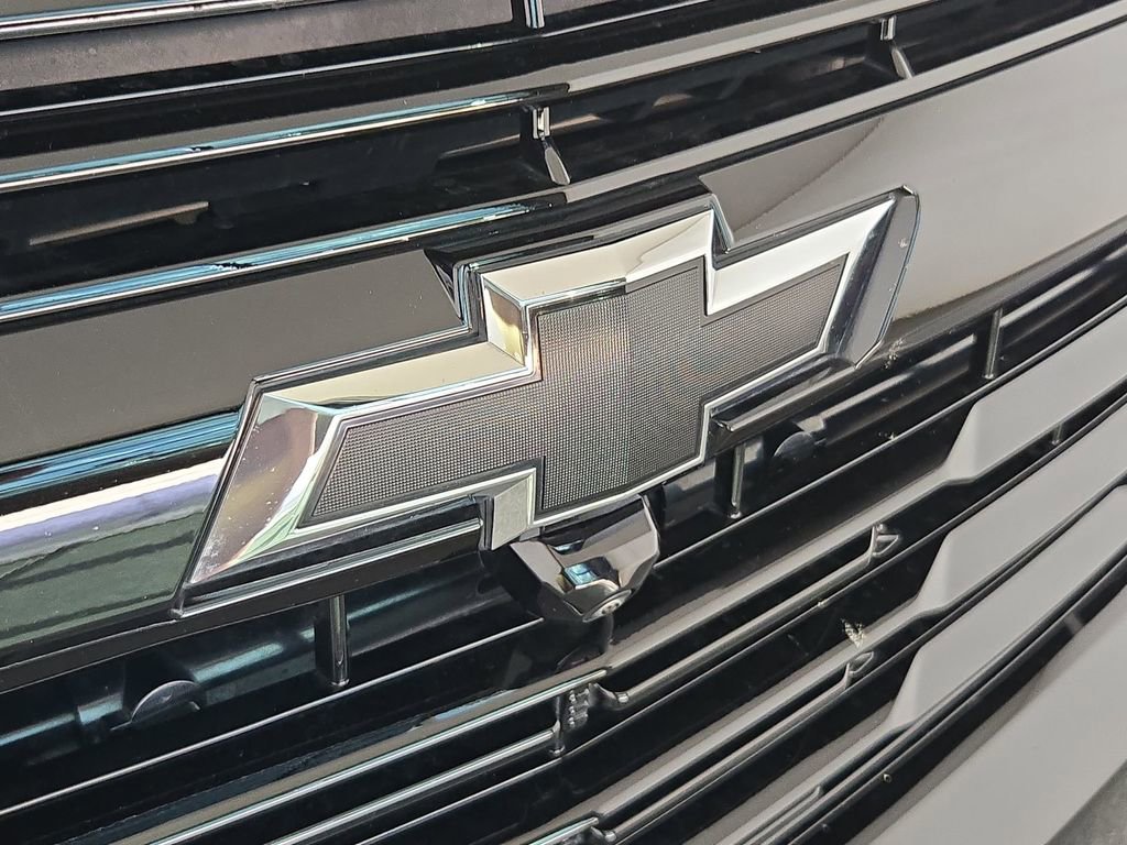 Certified 2025 Chevrolet Suburban RST w/ RST Capability Package AWD/4WD image 36