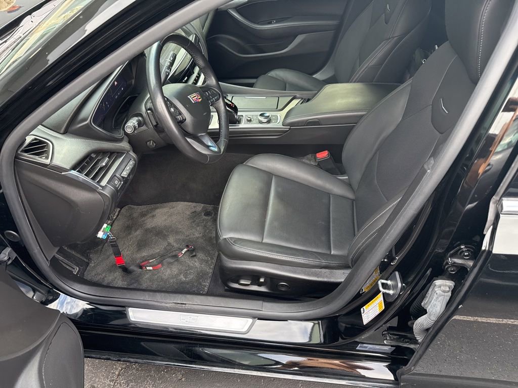 Used 2023 Cadillac CT5 Luxury image 3
