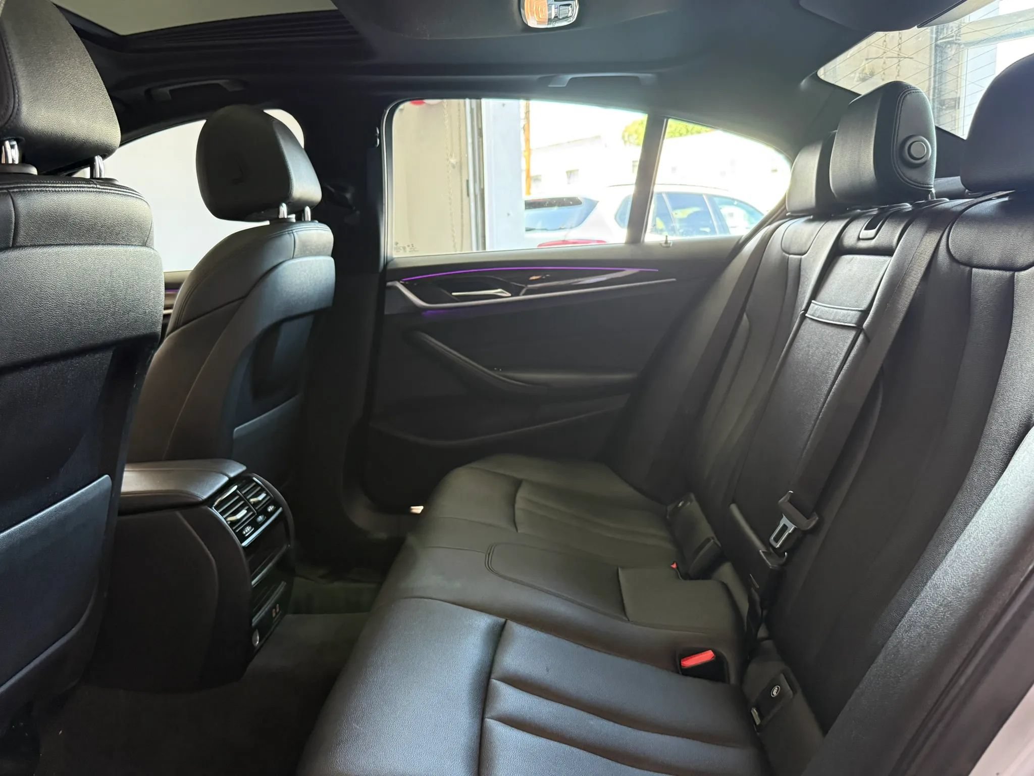 Used 2020 BMW 530i w/ Premium Package RWD image 26