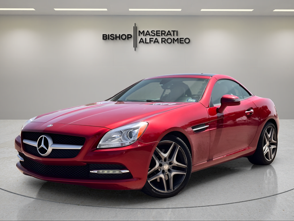 Used 2016 Mercedes-Benz SLK 300 image 2