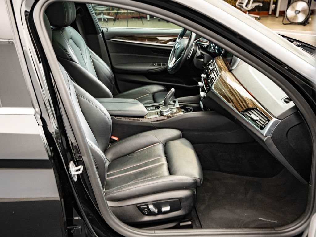 Used 2019 BMW 540i RWD image 23