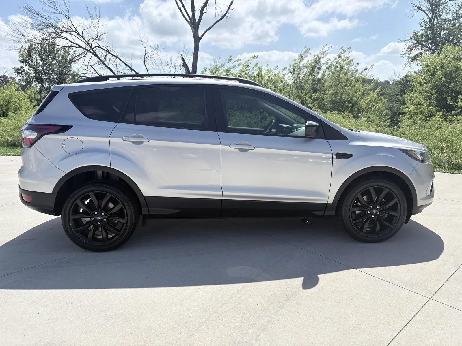 Used 2018 Ford Escape SE w/ SE Sport Appearance Package AWD/4WD image 4