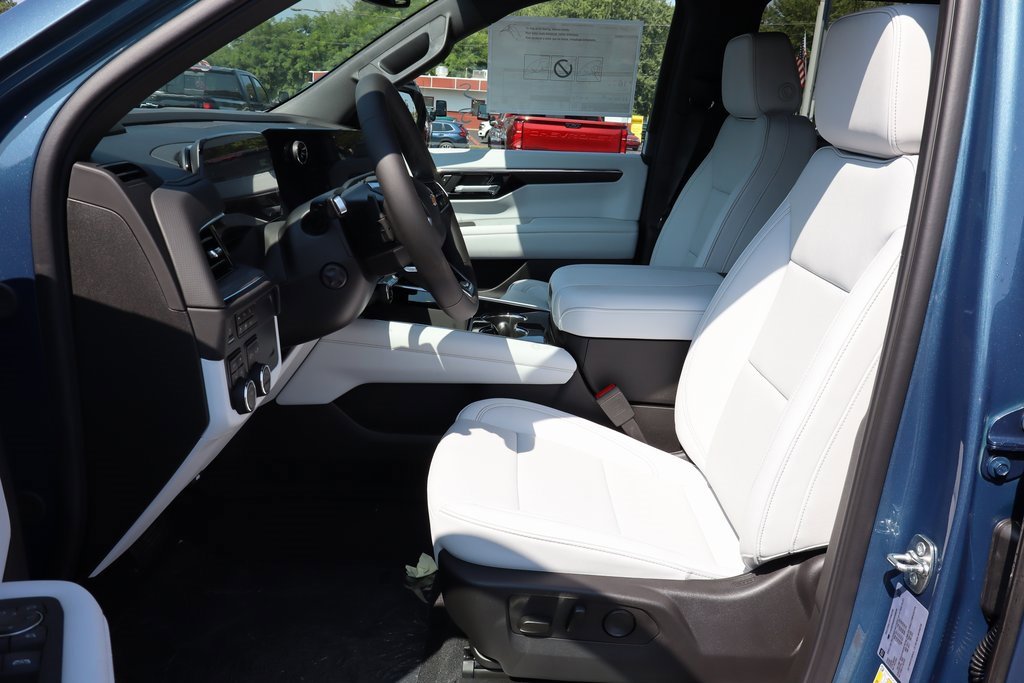 New 2025 Chevrolet Suburban Premier image 5