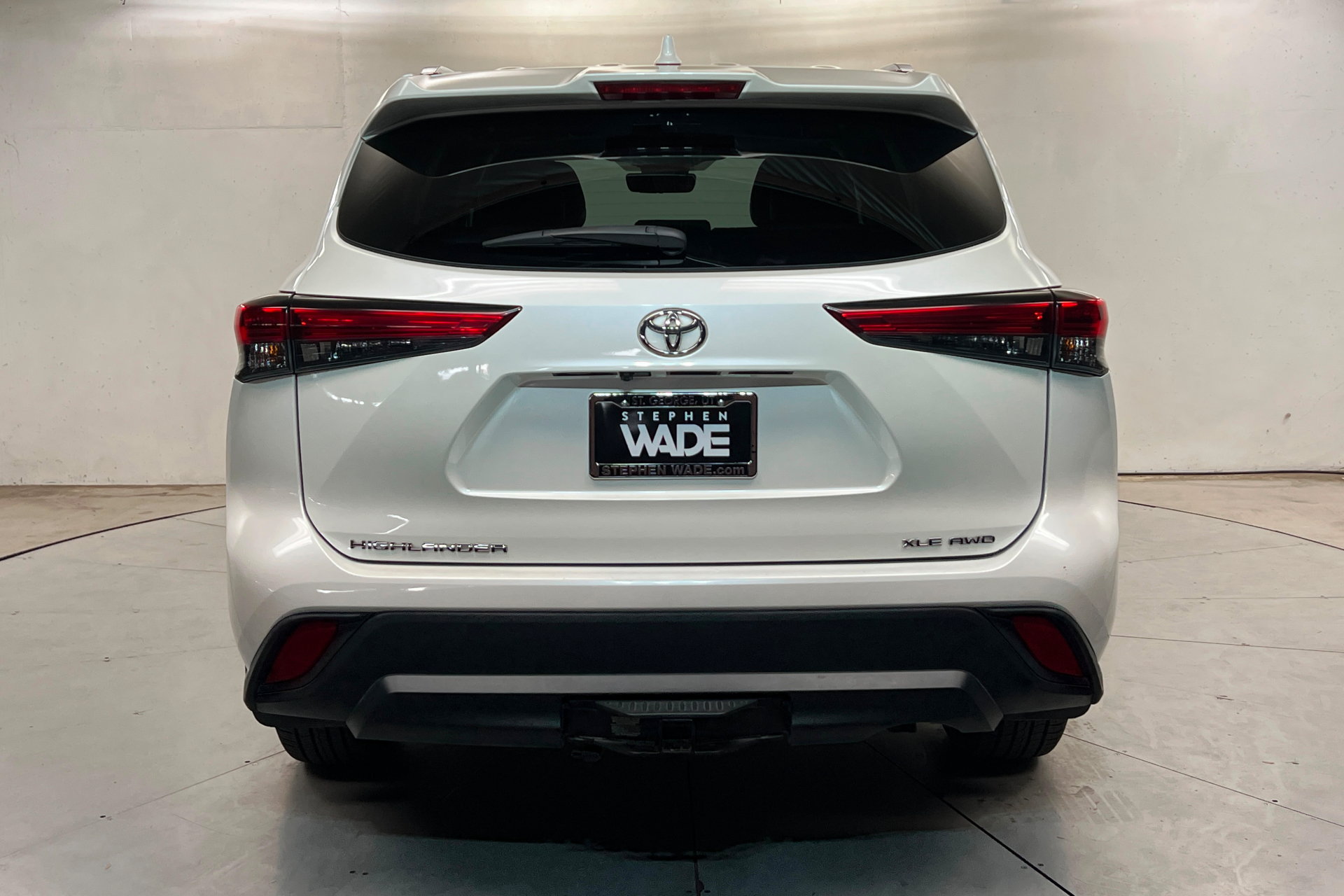 Used 2021 Toyota Highlander XLE AWD/4WD image 5