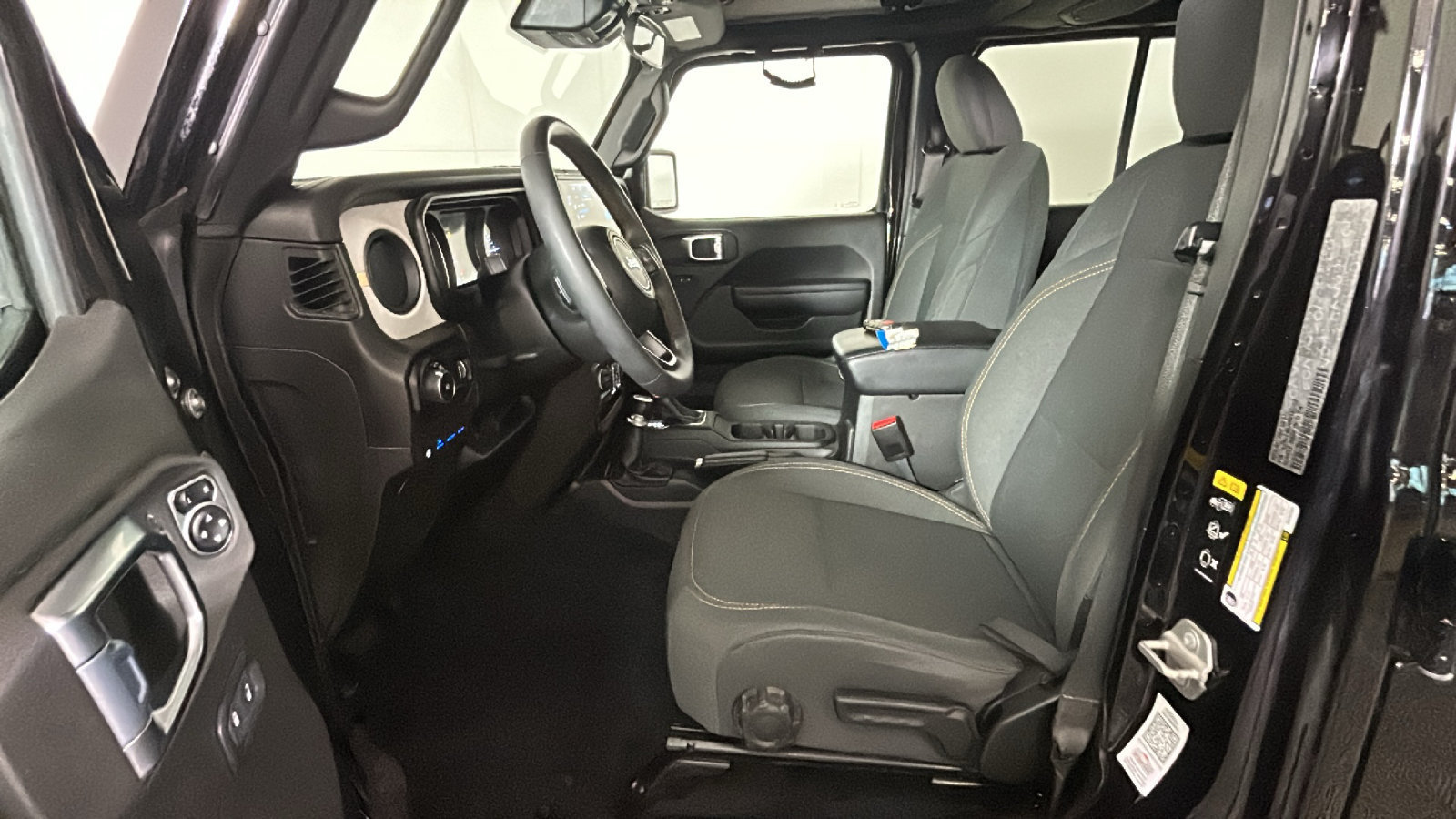 Used 2024 Jeep Wrangler Unlimited w/ Convenience Group AWD/4WD image 13