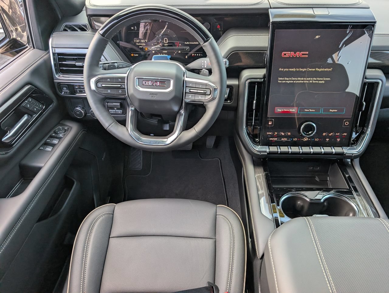 New 2026 GMC Yukon XL Elevation w/ Elevation Premium Package RWD image 9