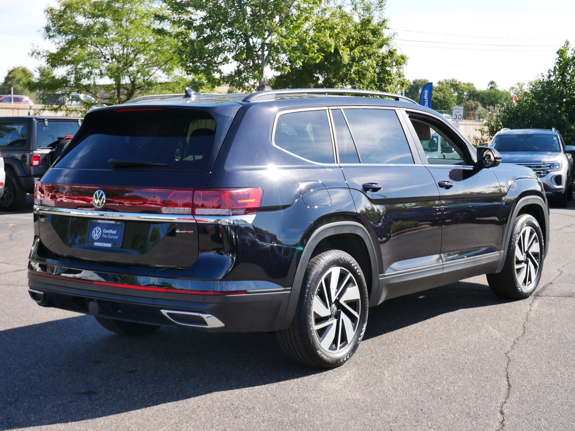 Certified 2024 Volkswagen Atlas SE AWD/4WD image 11