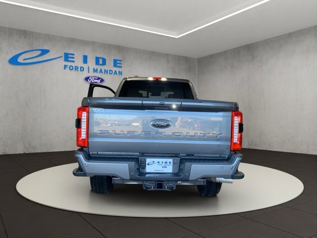 New 2026 Ford F250 Lariat w/ Black Appearance Package image 4