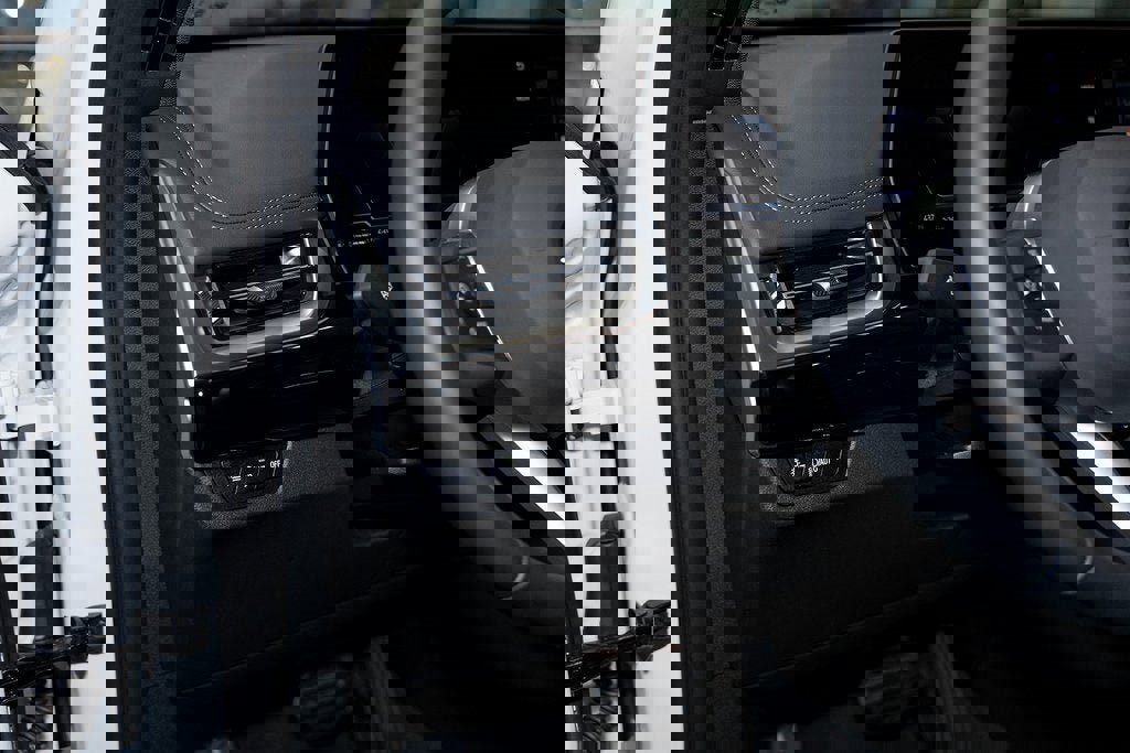 Used 2025 BMW X1 xDrive28i w/ Convenience Package image 14