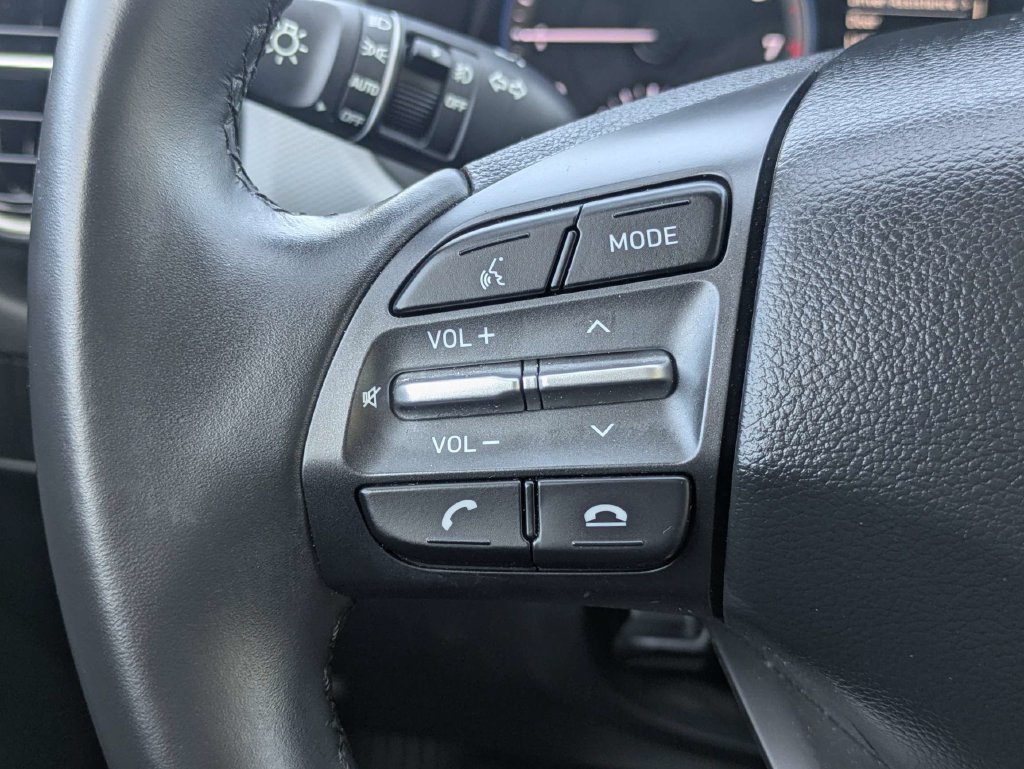 Used 2021 Hyundai Kona Limited FWD image 25