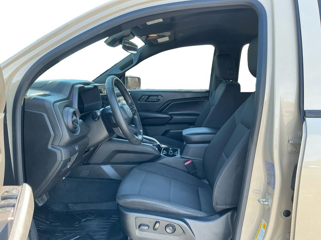 Used 2023 Chevrolet Colorado Trail Boss w/ Technology Package AWD/4WD image 14
