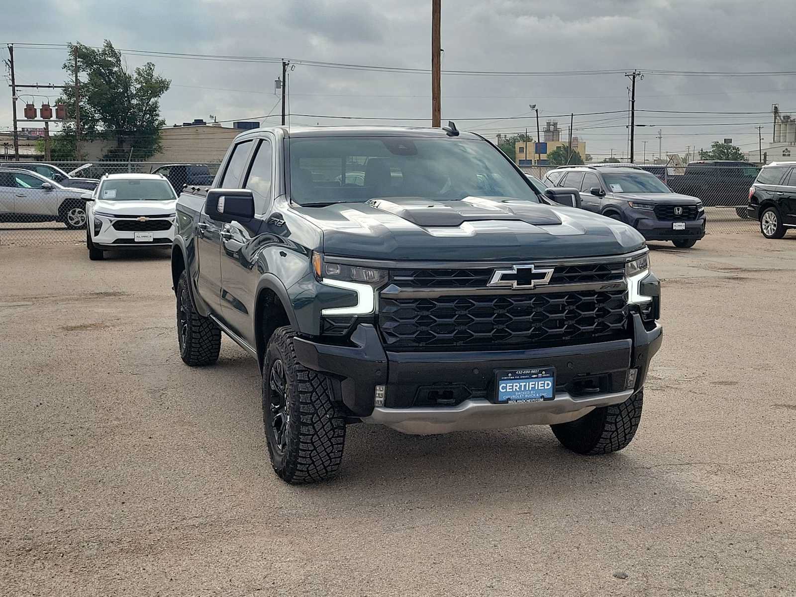 Used 2025 Chevrolet Silverado 1500 ZR2 w/ Technology Package AWD/4WD video 2
