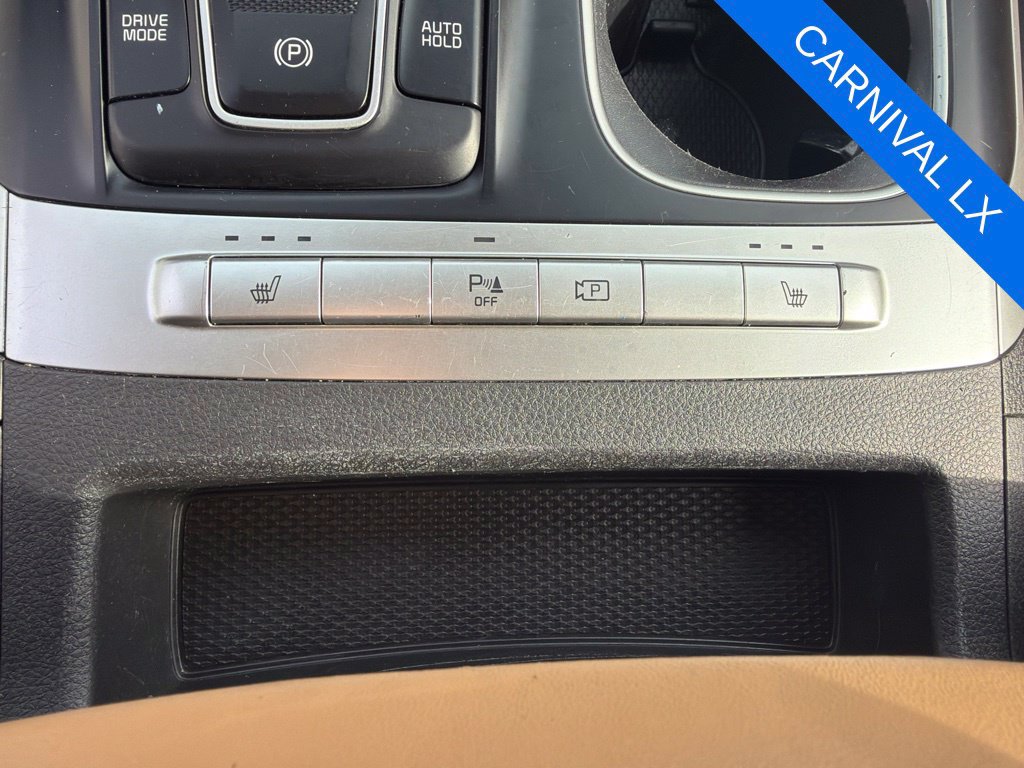 Used 2023 Kia Carnival LX FWD image 20