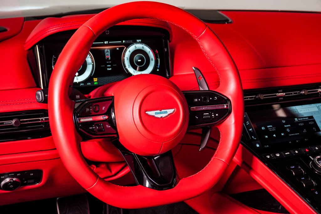 Used 2024 Aston Martin DB12 Coupe RWD image 25