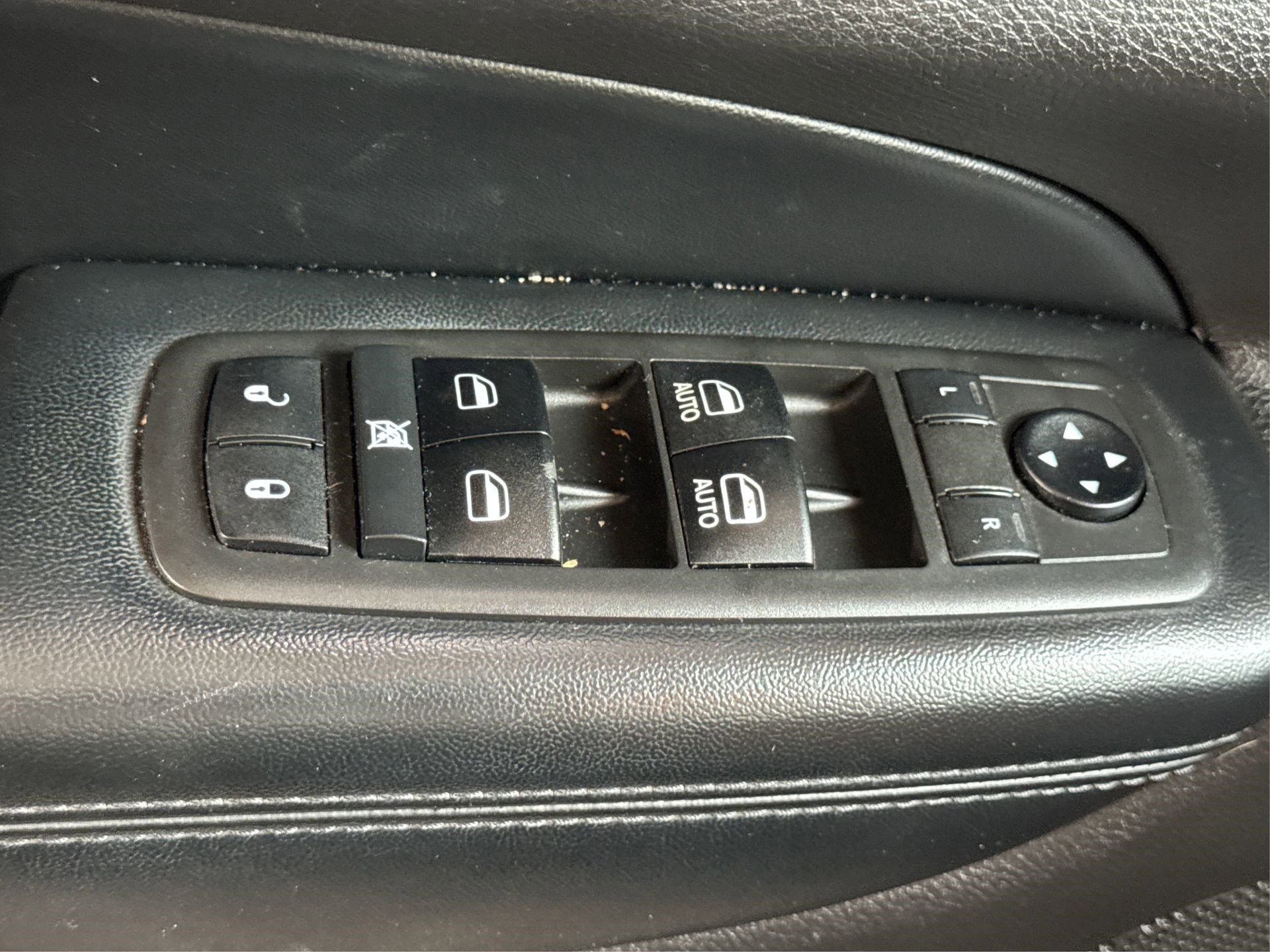 Used 2021 Jeep Grand Cherokee Laredo X image 38