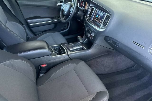 Used 2018 Dodge Charger SXT RWD image 15